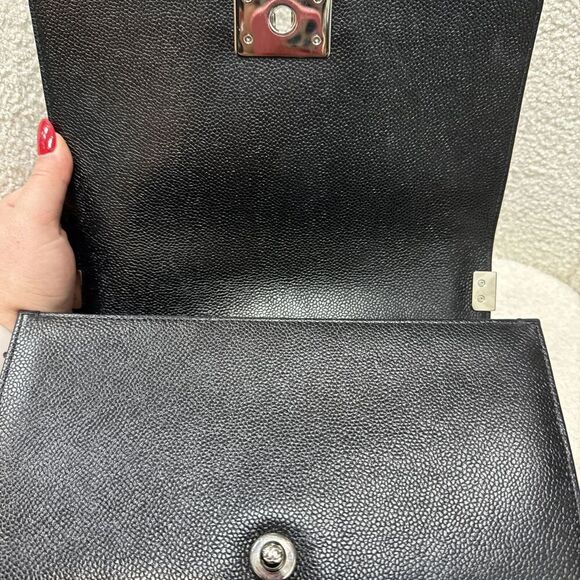 Chanel Medium Boy Bag - Picture 5 of 8
